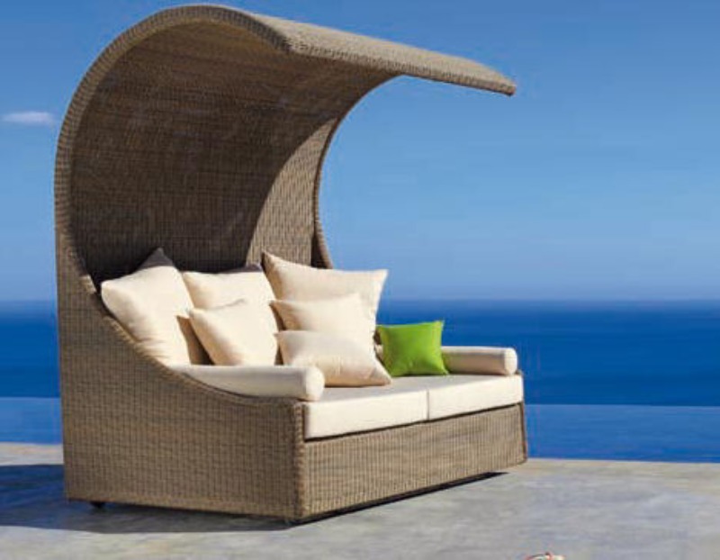 Covered best sale outdoor couch