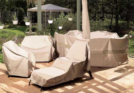 Some of the Most Useful Outdoor Patio Accessories | Beliani Blog